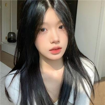 一位站立的人